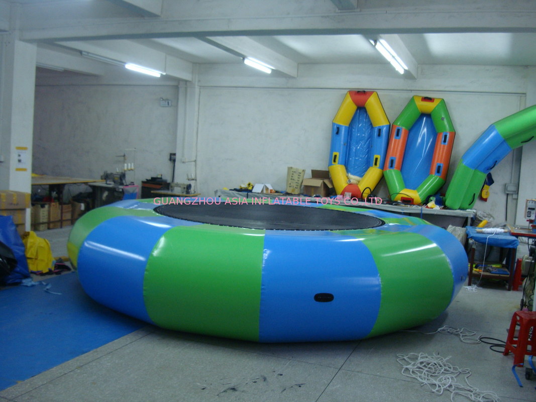 Juguetes inflables del deporte acuático del trampolín del agua de China