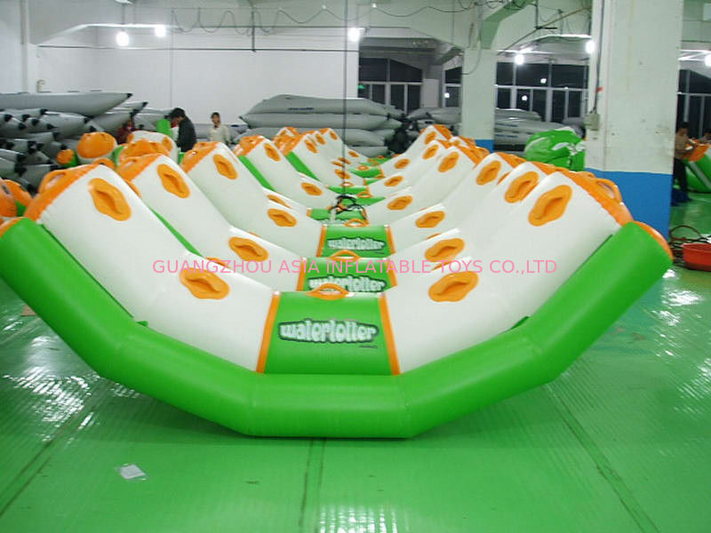 0.9mm Pvc Tarpaulin Inflatable Water Seesaw With 4 Seats En71-2